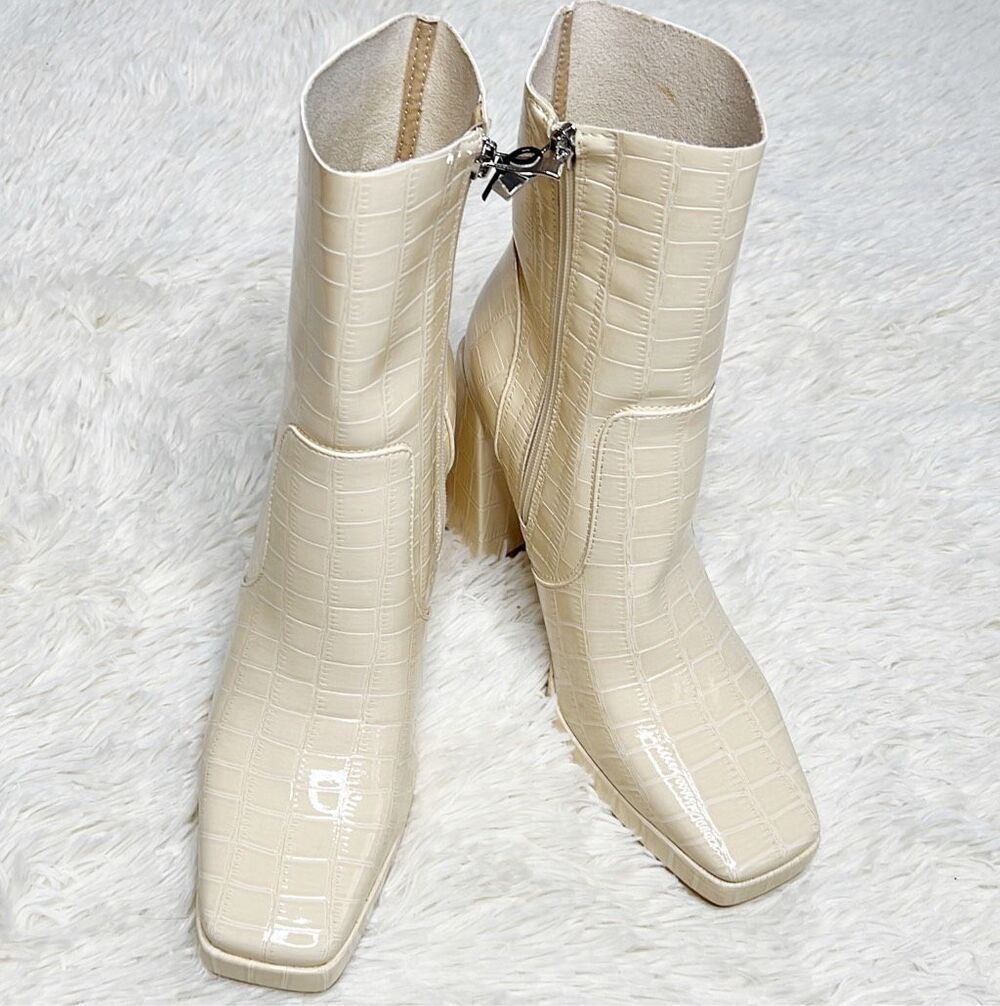 Princess Polly JAMIE CROC PLATFORM BOOTS CREAM New Size 8